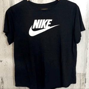 Women’s size XL Nike Logo Tee